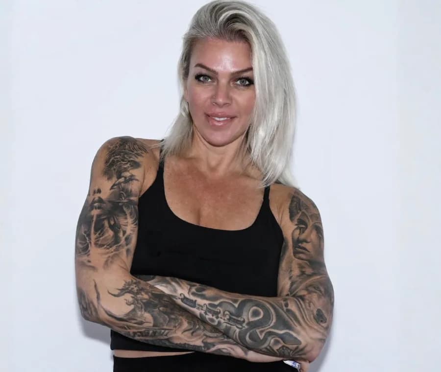 Portrait of Giuliana Gilardo, Teacher Training behind giulianagilardo.wixsite.com