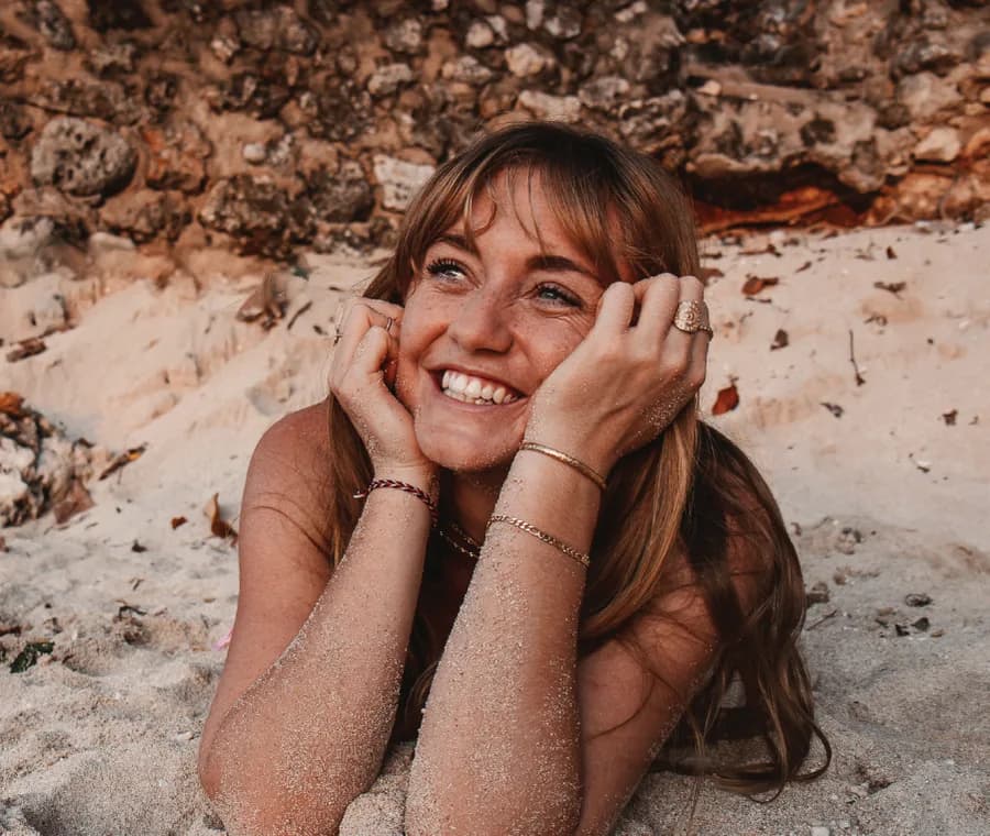 Portrait of Amy Fraser, Founder behind yogaroo.net