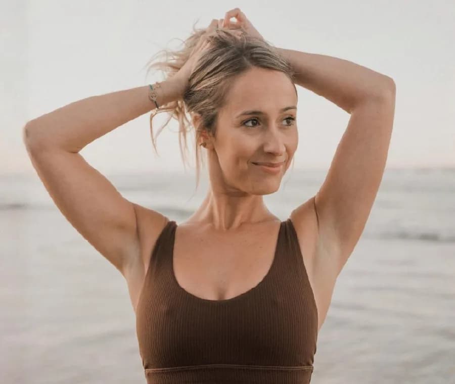 Portrait of Lauren Elassad, Yoga Teacher behind freedomofmindyoga.com.au