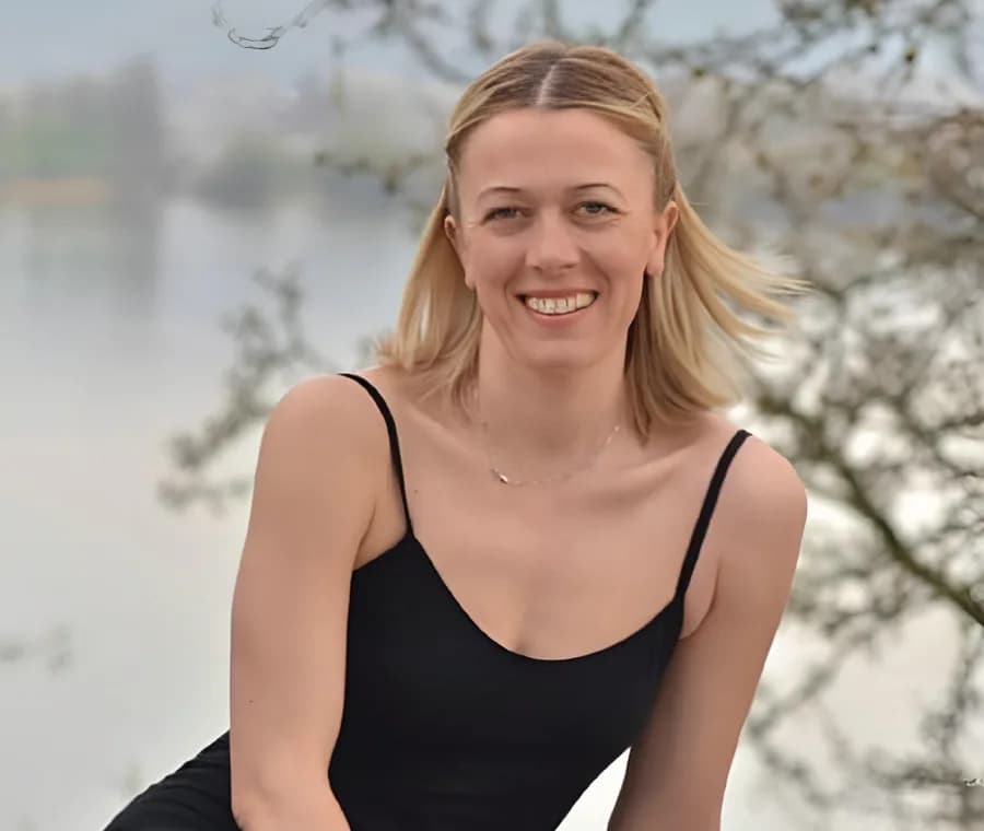 Portrait of Ourania Bouzouki, Teacher Training behind yogaunionbali.com