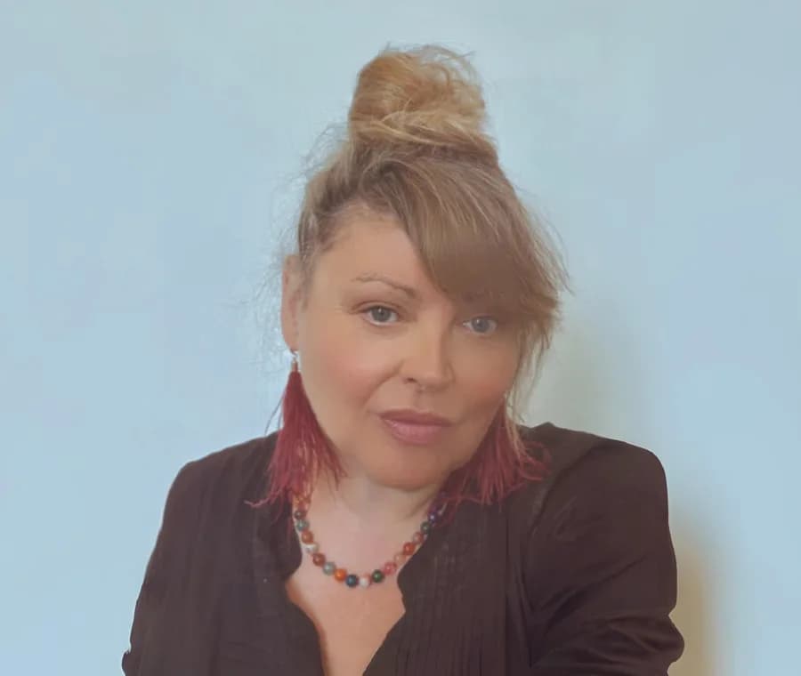 Portrait of Alison Quinlan, Studio Owner behind namastehouse.ie