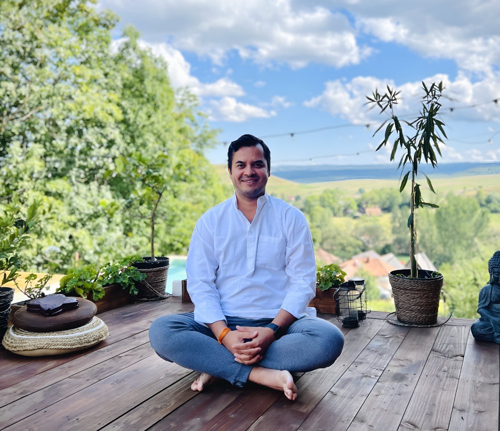 Mukesh Kothari, Studio Owner